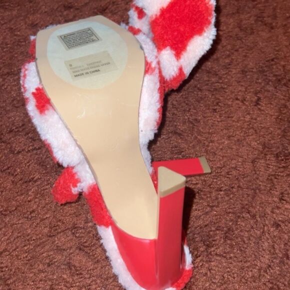🩷 FASHION NOVA Red Pink Faux Fur Slip on Stiletto Mules High Heels Size 8 - Picture 9 of 11